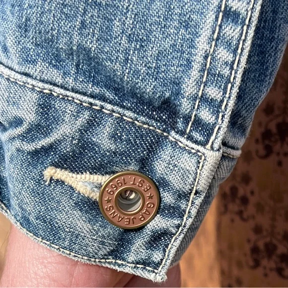 GAP Vintage Y2K Cropped Denim Jacket SZ S! EUC! - Picture 10 of 16